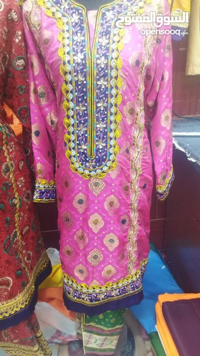 Omani dress with Sarwar...  فستان عماني مع السروار تحقق من الوصف الخاص بي هناك لترى القياسات