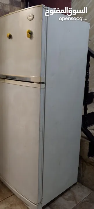 ثلاجة للبيع تواصل