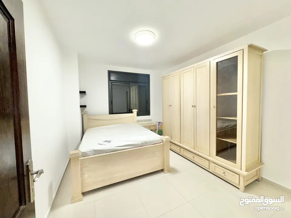 شقة مفروشة عفش جديد وحديقة