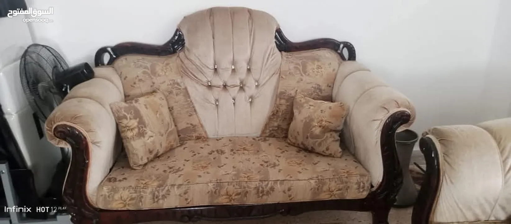 طقم كنب خشب زان مصري للبيع بحالة جيدة