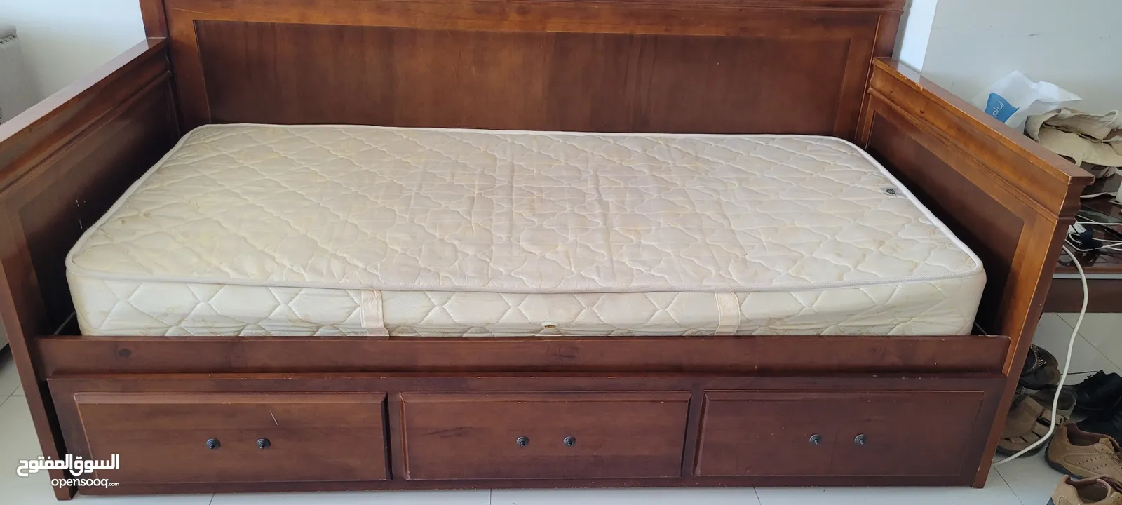 Day Bed with two beds and mattress