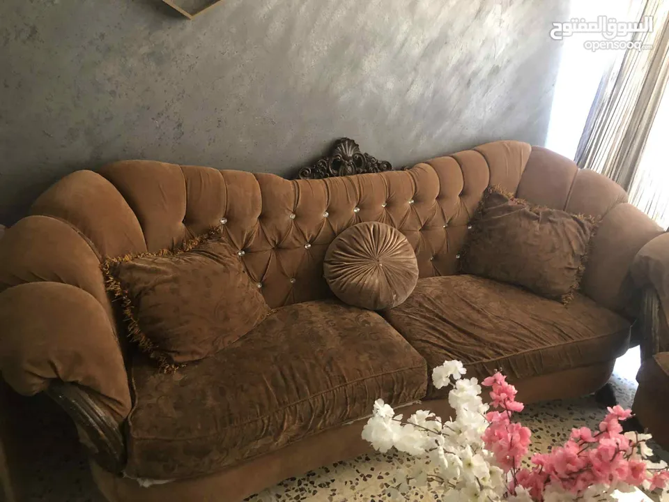كنب مستعمل بحاله الوكاله