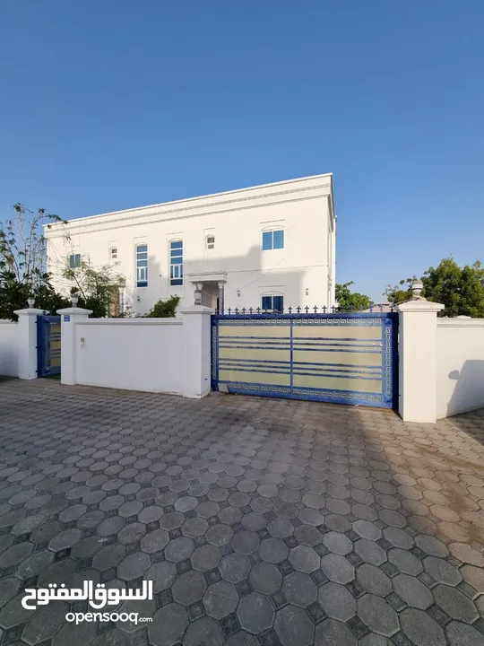 Stunning And Specious Villa For Rent In Seeb