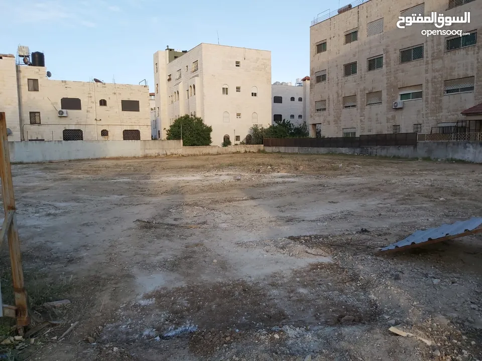 استثمر بالجندويل مقابل مجمع الحسين للاعمال قطعة ارض سكن ج للبيع