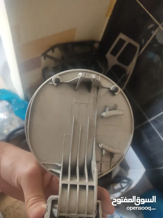 قطع مستعمله و اكسسوارات مختلفة للسيارات