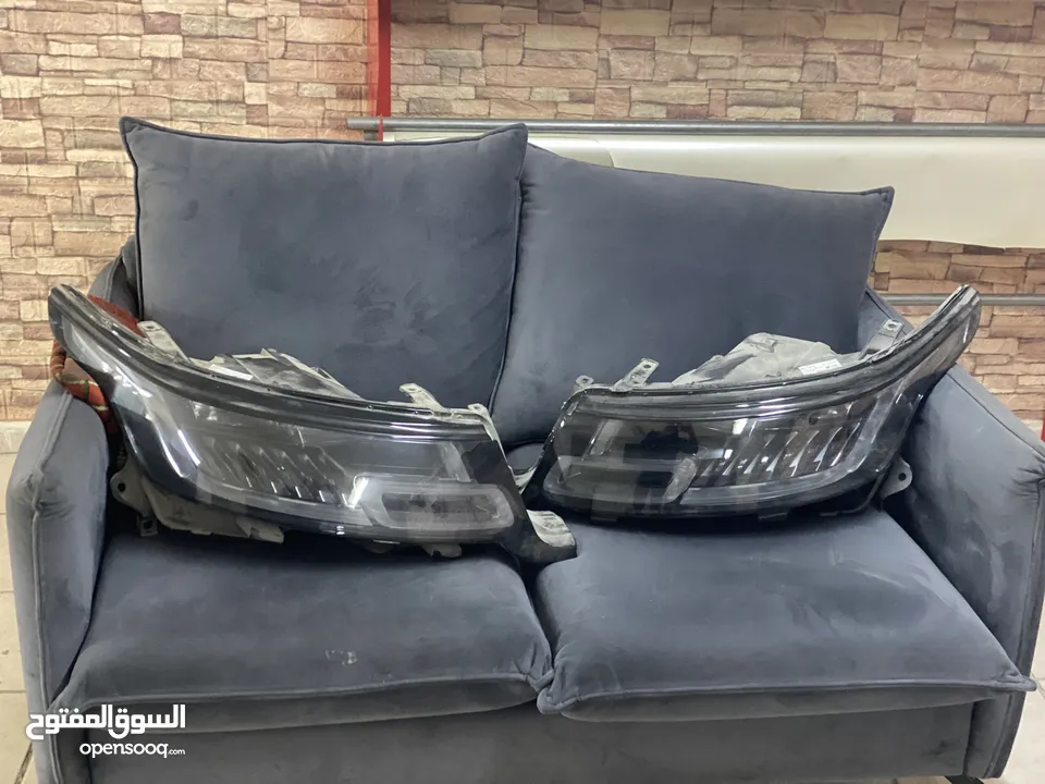 عدة غسيل سيارات وقطع غيار مستعمة
