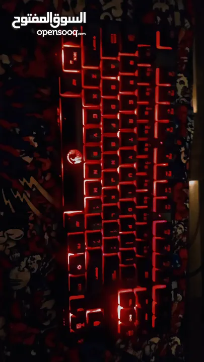 "عيش تجربة اللعب الكاملة مع كيبورد RGB بإضاءة متغيرة وتحكم كامل"