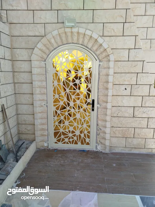 تفصيل ابواب وحراسات ودرزينات وكل شي يخص عالم الحديد