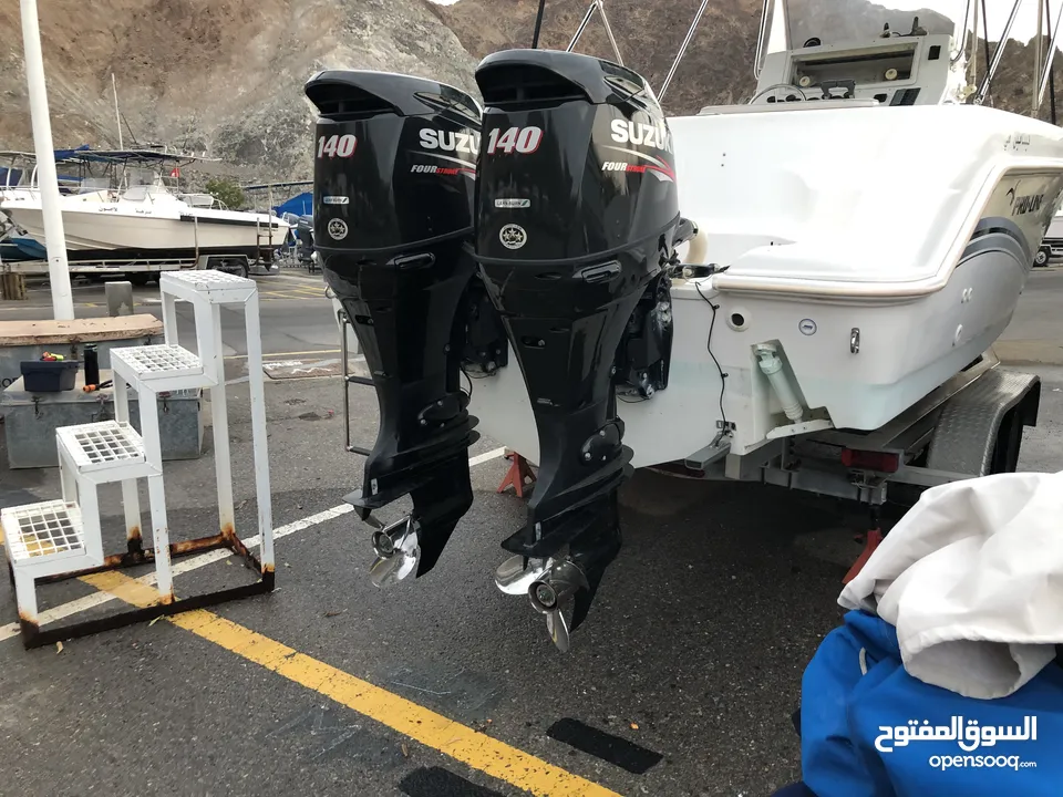 American V Hull PROLINE 24 Sport w Twin SUSUKI 140 engines 300hrs only