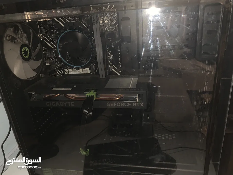 استعمال 7 اشهر فقط Pc شبه جديد و كل الموجد جديد ولا يوجد خلال في الجهاز