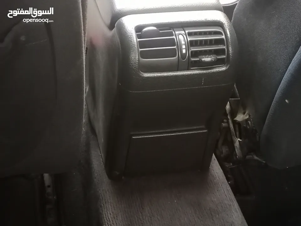 مرسيدس c200/ افنجارد فل كامل وفحص كامل موديل 2001 ماتور 2000 احمر