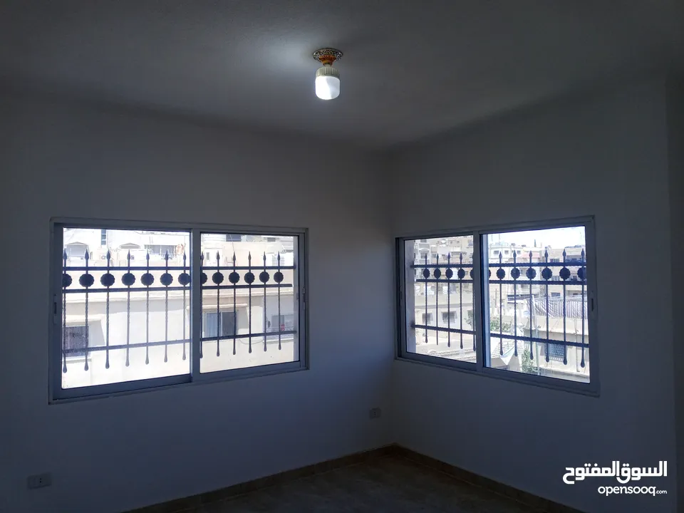 شقق  للبيع الزرقاء الجديده شارع 16بمساحات متعدده