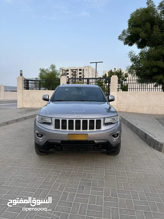 Lady driven GCC specs jeep grand Cherokee laredo 2016 (1st owner)