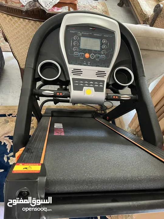 ‎جهاز مشي كهربائي من World Fitness - قابل للطي