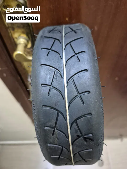 Electric scooter wheel