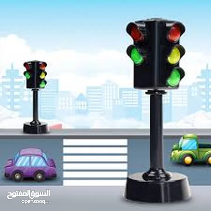 عامود اشارة مرور  و تنظيم المرور و اشارات سير المشاه المروريه  لضاءه و صوت  و انتقال للون كما هي بال