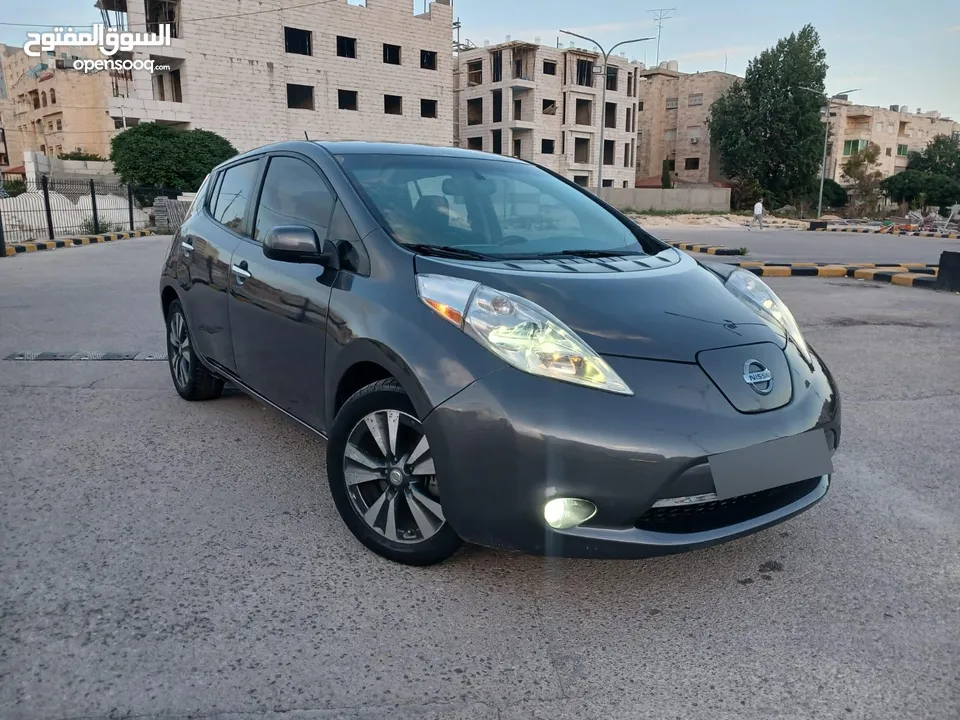 نيسان ليف SL Premium 2015 بحاله ممتازه