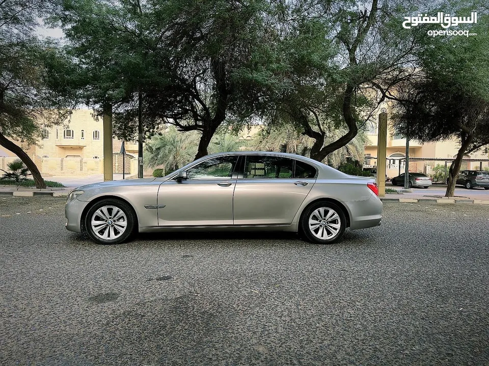 BMW 730Li موديل 2012