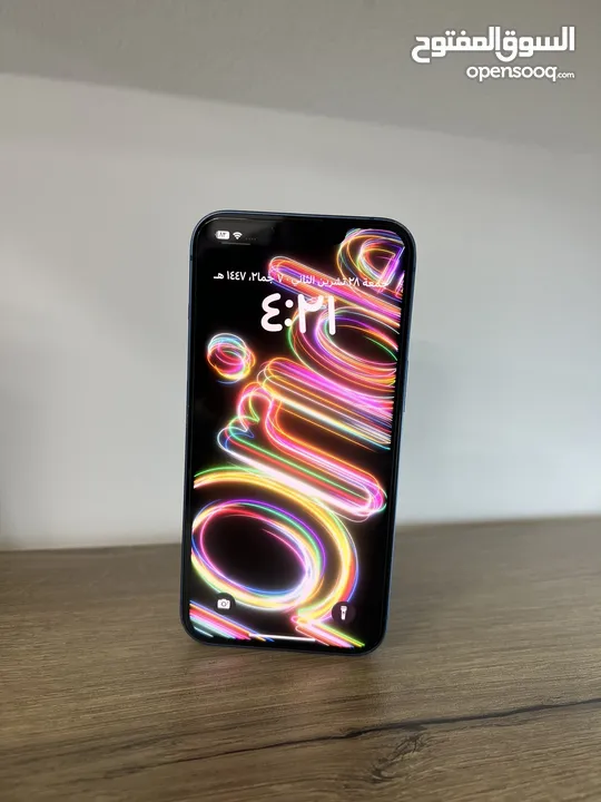 iPhone 13 مستخدم