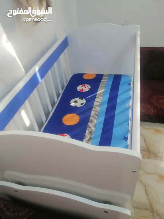 سرير للأطفال هزاز خشب تركي ثقيل ممتاز