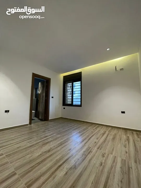 شقق طابقية للبيع مساحة 100 م و 200 م اربع غرف نوم