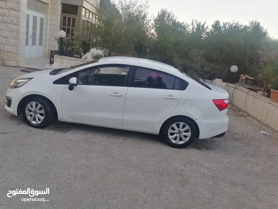 كيا ريو 2017 / ماتور 1400 / فحص نخب / عداد قليل /سياره بحاله الشركه