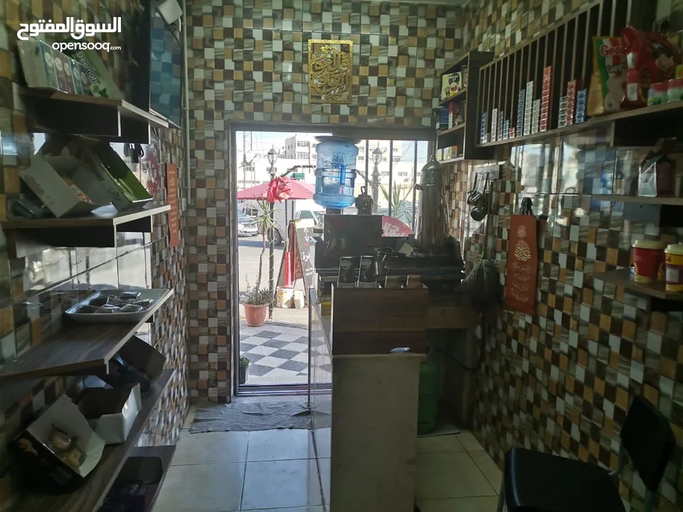 قهوه لضمان كامل العده  موقع مميز ع الشارع  الرئيسي شغاله والها زبائنه سبب الضمان  بداعي السفر