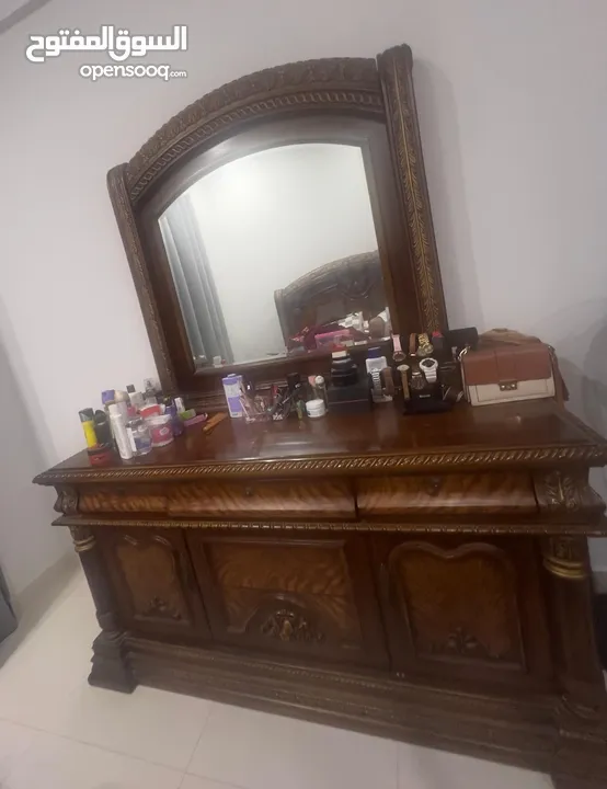dressing table