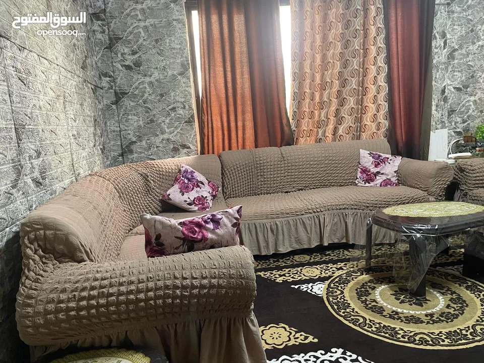 كنب بني كورنر  ممتاز مع كفرات