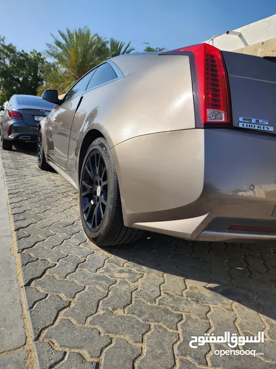 Cadillac CTS 2012 للبيع بحاله ممتازه