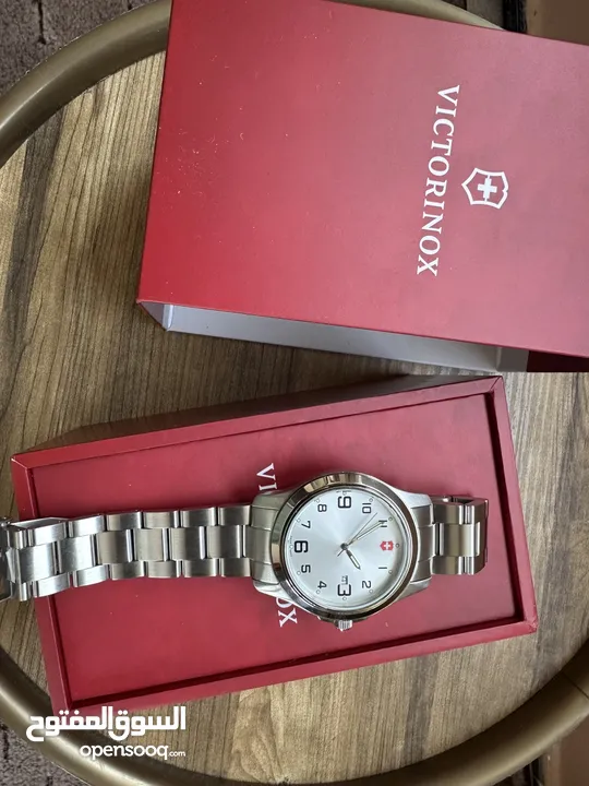 VICTORINOX SWISS ARMY