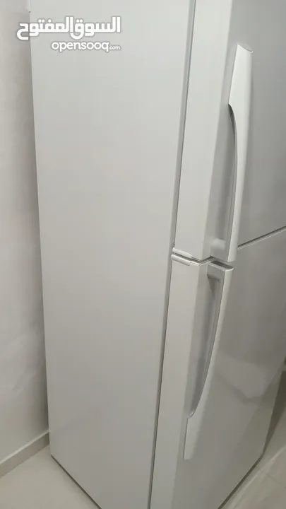 ثلاجة LG شبة جديد موجودة في بيتونيا