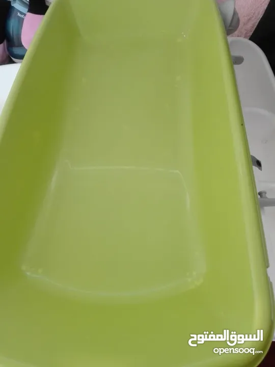 طاولة الغيار مع البانيو الخاص فيها من ماركة CAM  متحرك ب رفين