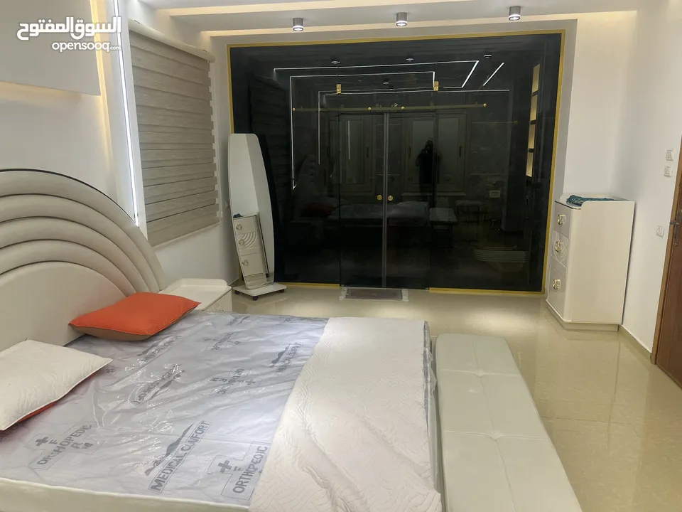 شقه مفروشه للايجار الشهري طلاب او طالبات الشمال او الاجانب