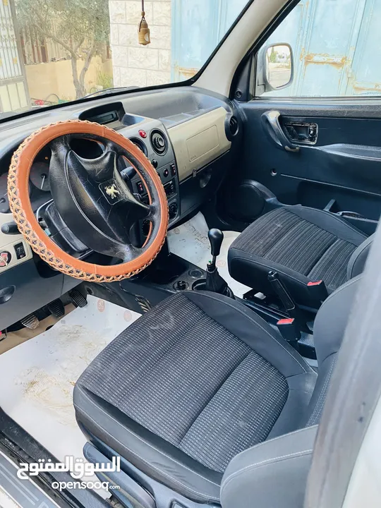 بيجو بارنتر 2008