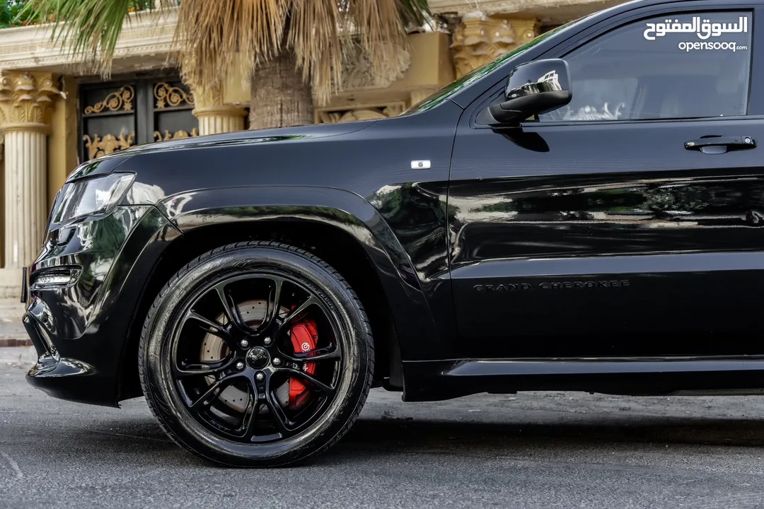 Srt srt8 2013 دفعه اولى 6000 محرك      6400 فحص كامل عداد69000 اصلي