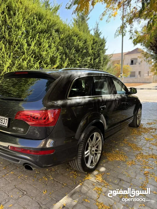 Audi Q7 in excellent condition no accidents