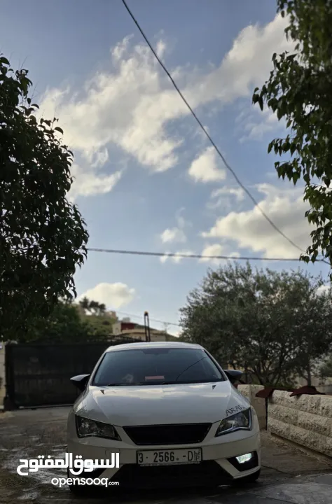 سيات ليون 2017  للبيع