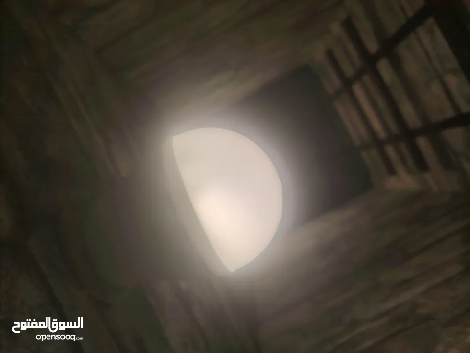 الطاولة الترند الاكثر جمالية طاولة 3D بجميع الوان المخمل الفاخر عملية جدا وبتشطيب مميز ........