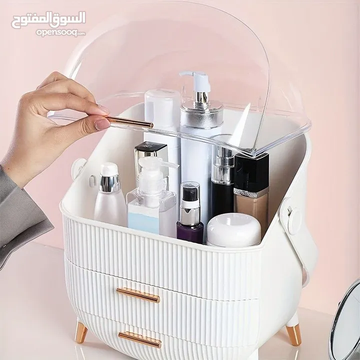منظمة المكياج السوبر ترتيب وأناقة بمستوى جديد تصميم انيق وعملي باللون الابيض مودرن مع لمسات ذهبية