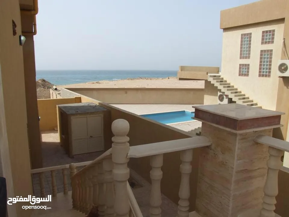 مبني تجاري \ ادراي \ دوبلوماسي لايجار علي البحر ابونواس / السياحية building to rent Sea view