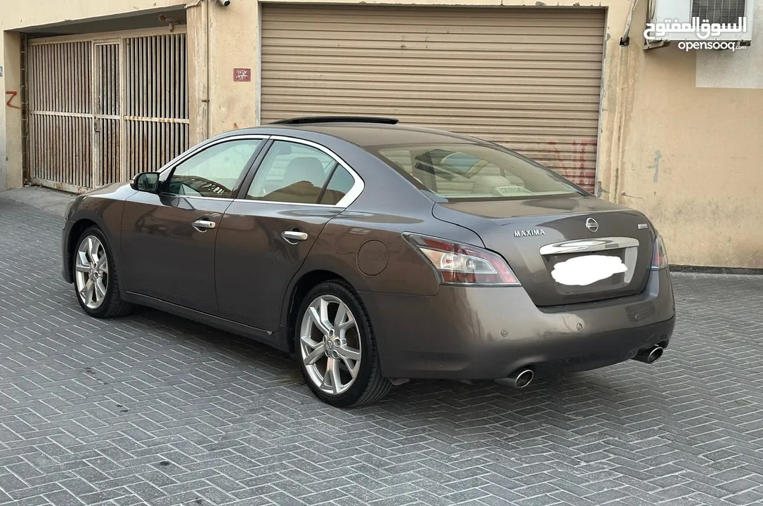 NISSAN MAXIMA 2012 FULL OPTION SUNROOF NEAT AND CLEAN CAR