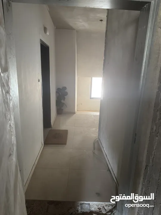 شقة عظم مقطعة للبيع