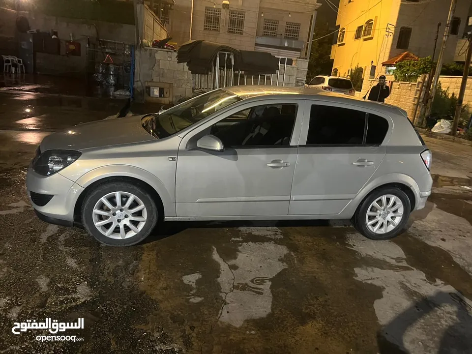 اوبل استرا موديل 2006