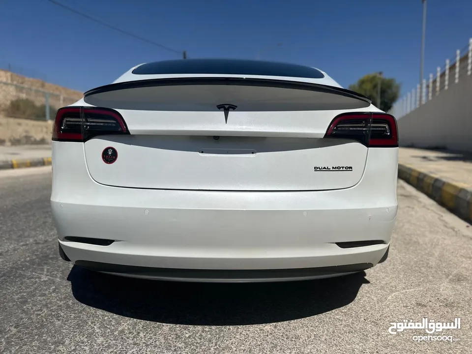 Tesla model 3 2021