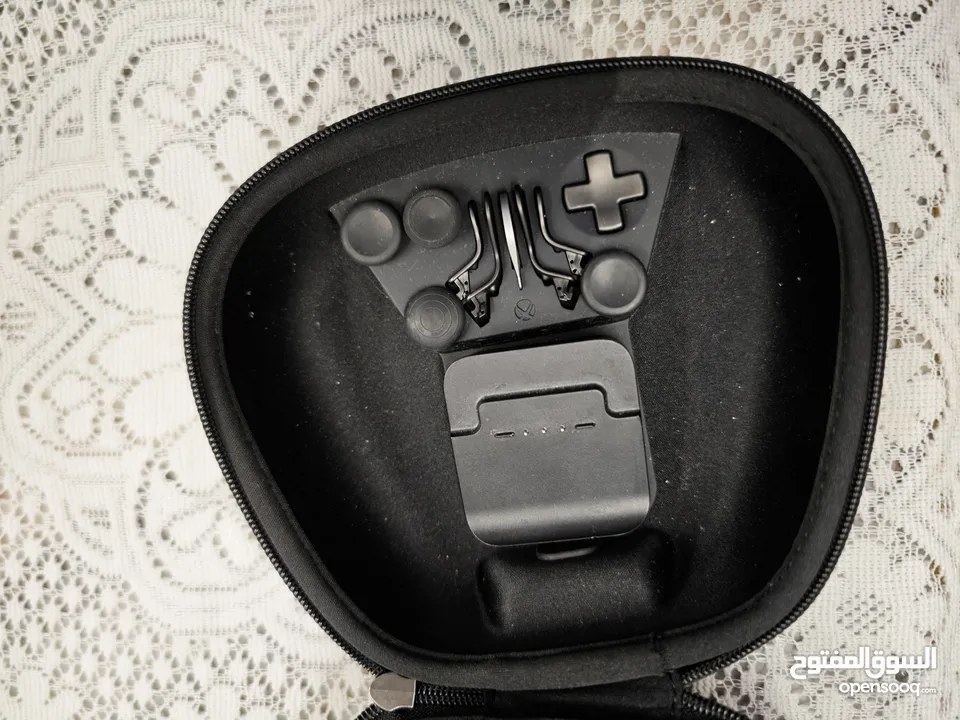 اكس بوكس سيريس اكس مع ايد عدد 2 وحده خربانه أو ايد 2 Elite Seriesمع سماعت ريزر الخاصه بل Xbox x