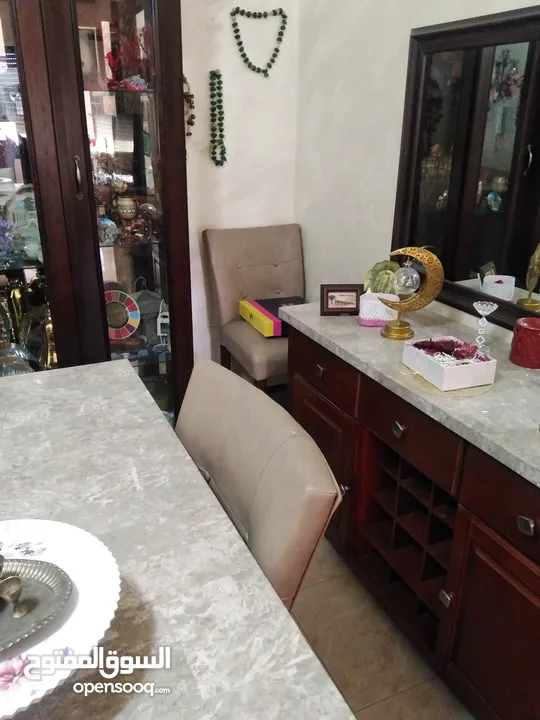 طاولة سفرة بيرو طقم طاولات وسط َمع كونسول للبيع