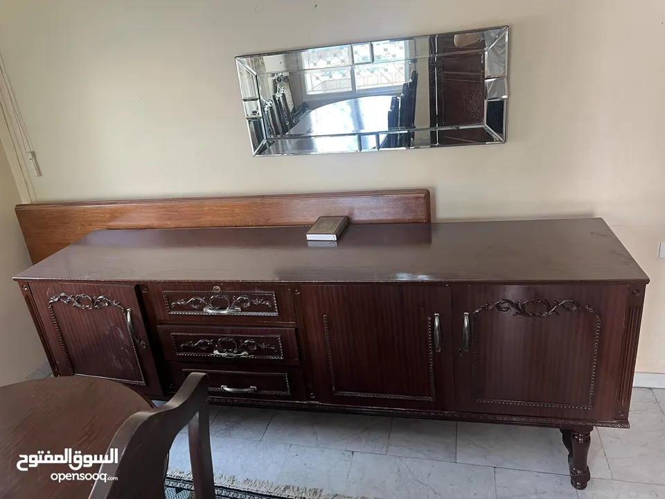 طاولة طعام (2م × 1م) – بدون كراسي
