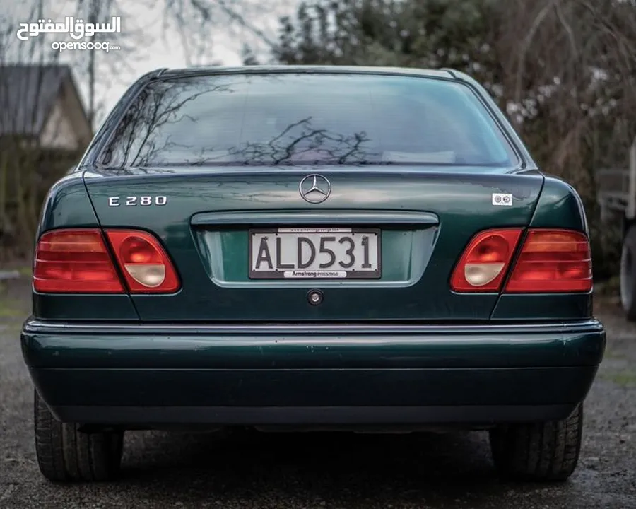 للبيع طقم اضوية ل سيارة mercedes W210 قرش ونص بحالة ممتازه جدا وشبة الجديد