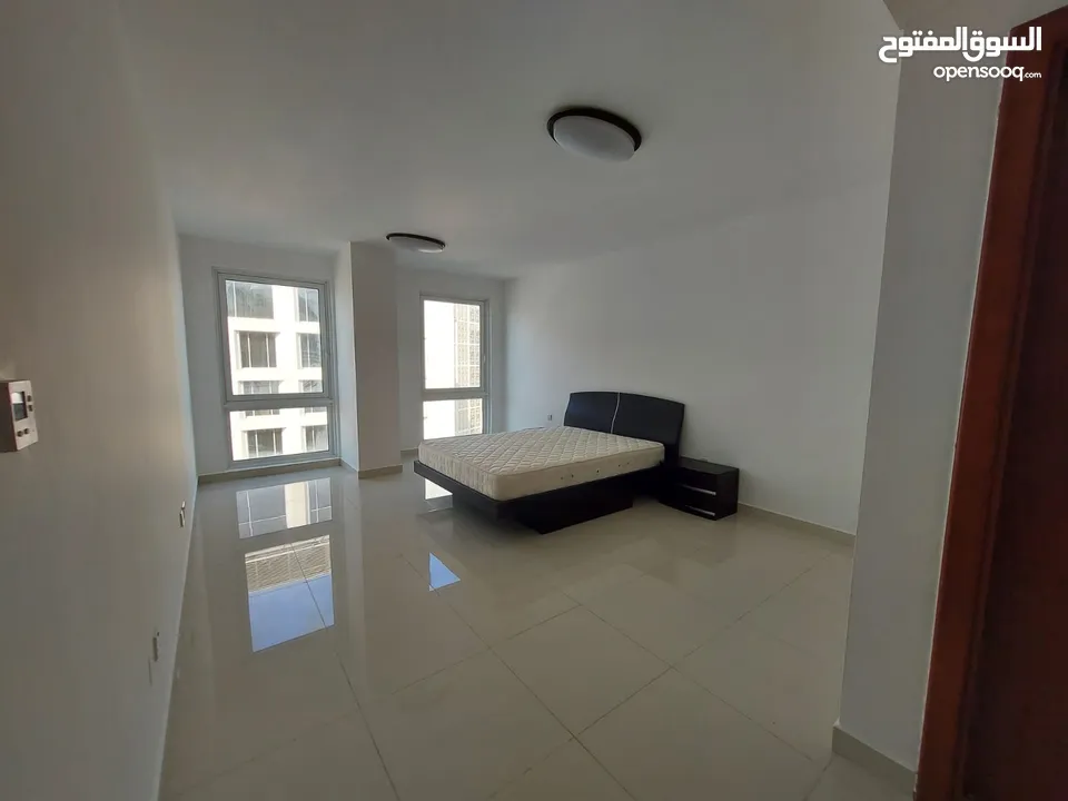 2 Bedrooms Apartment for Rent in Ghubra MGM REF:994R